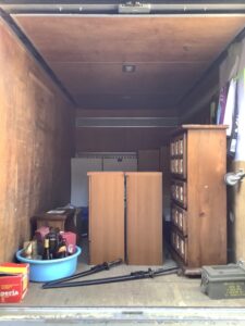 志木市本町　マンション　5階　家具　お酒　遺品整理　不用品回収