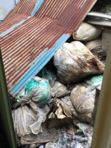 倉庫撤去　木の伐採　アパート　不用品回収　遺品整理　解体